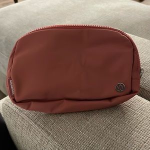 NWT Lululemon Everywhere Belt Bag